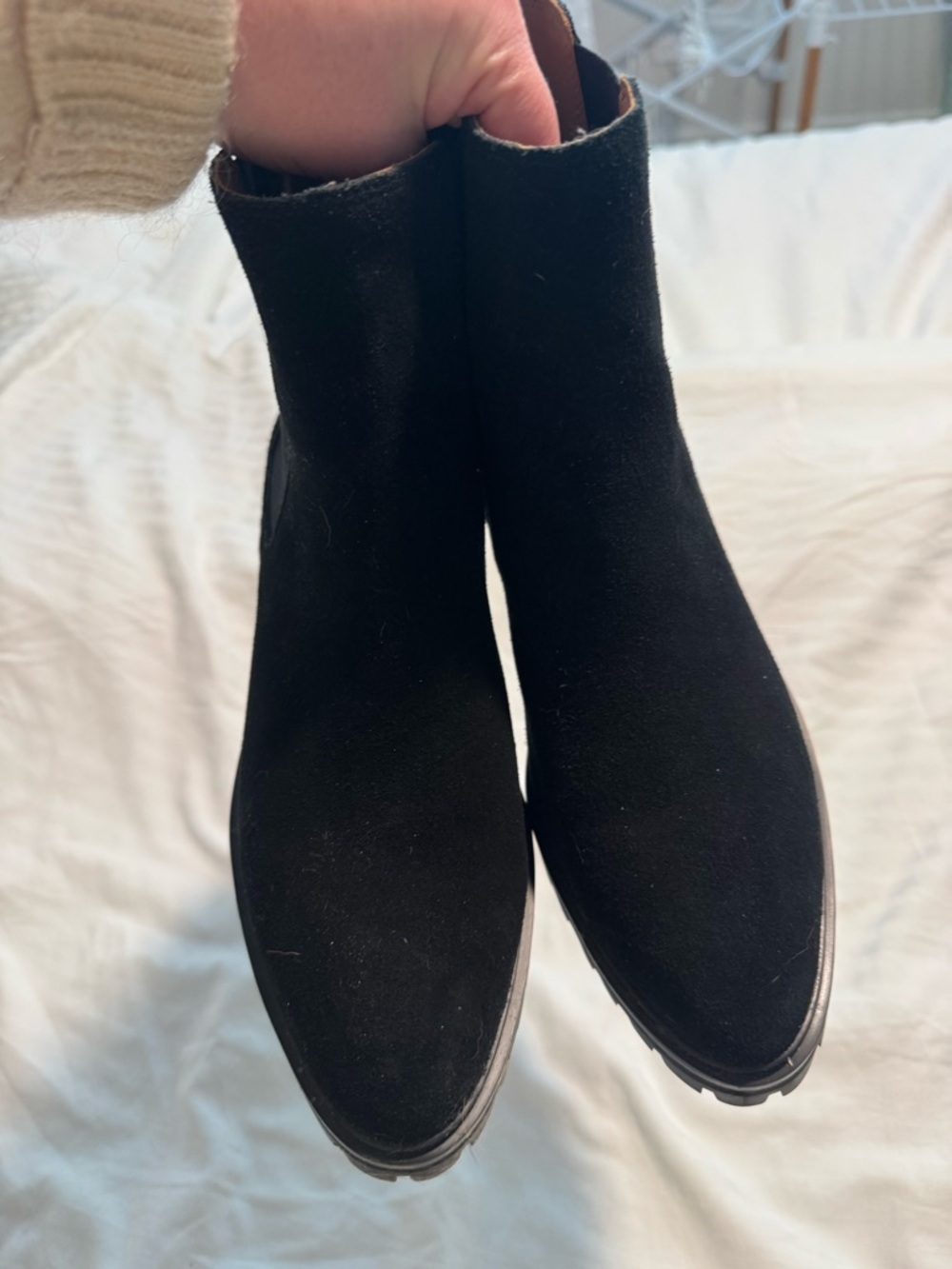 Quince Chelsea Boots 👢 Women’s 10 🖤Black Suede - Picture 4 of 6